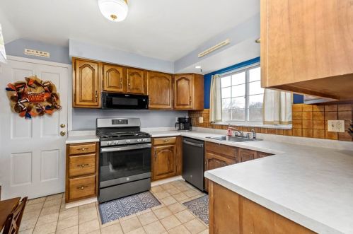 176 Columbia Dr, Pittsburgh PA 15236-4429 exterior