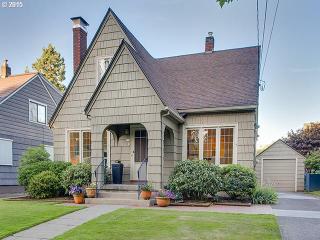 316 44th Ave, Portland, OR 97213-1620