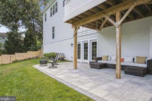 6031 Florence Ln, Alexandria VA 22310-2209 exterior