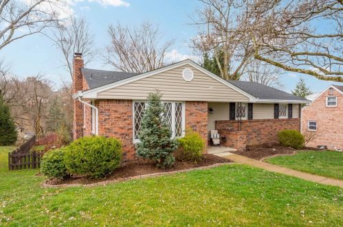 627 Aljo Dr, Pittsburgh, PA 15241-2010