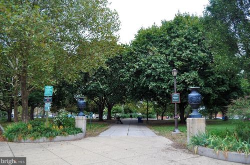 335 Manton St, Philadelphia PA 19146-3811 exterior