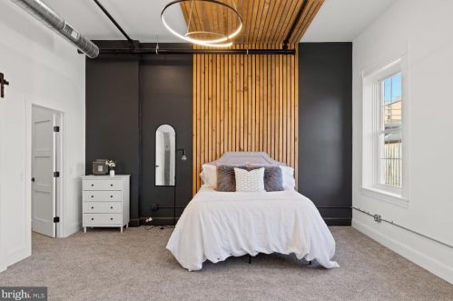 220 Prince St, Lancaster PA 17603-5878 exterior