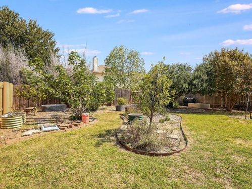 9609 Castle Pines Dr, Austin TX 78717-3898 exterior