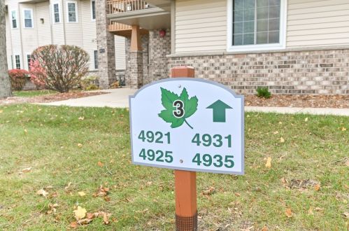 4935 Maple Leaf Cir, Milwaukee WI 53220-2780 exterior