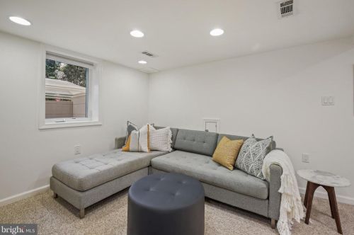 2700 Parker Ave, Silver Spring MD 20902-2645 exterior