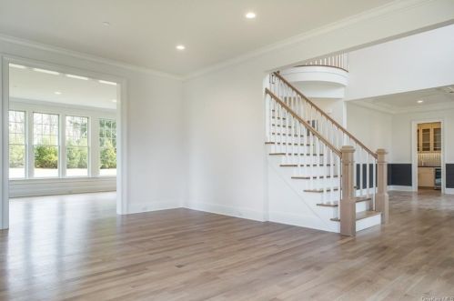 5 Hunter Dr, Armonk NY 10504-1228 exterior