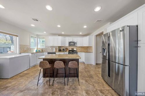 571 Kipp St, Teaneck NJ 07666-1648 exterior