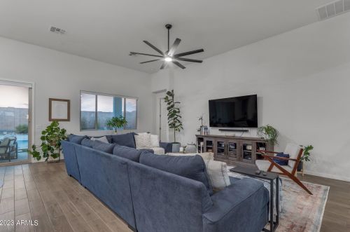 8513 22 Dr, Phoenix AZ 85041-7712 exterior