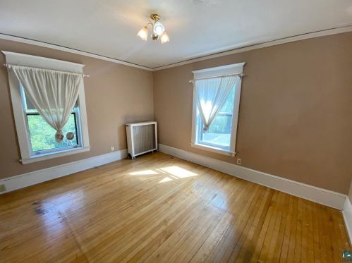 2140 Woodland Ave, Duluth MN 55803-2252 exterior