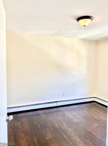 90 Wall St, Metuchen NJ  08840-2858 exterior