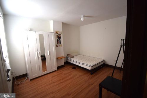 2224 11 St, Philadelphia PA 19133-1002 exterior