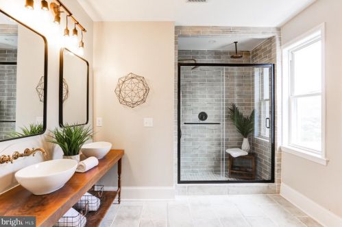 237 Elm St, Lancaster PA  17603-3445 exterior