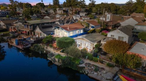 427 Riverview Ave, Capitola, CA 95010-2757