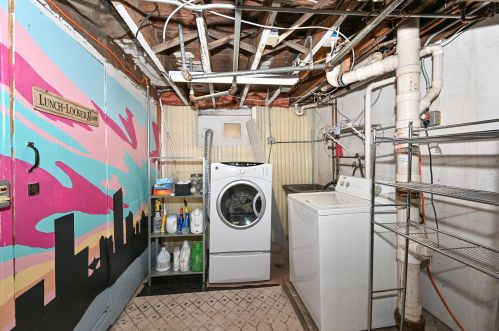 3269 Bartlett Ave, Milwaukee WI  53211-3022 exterior