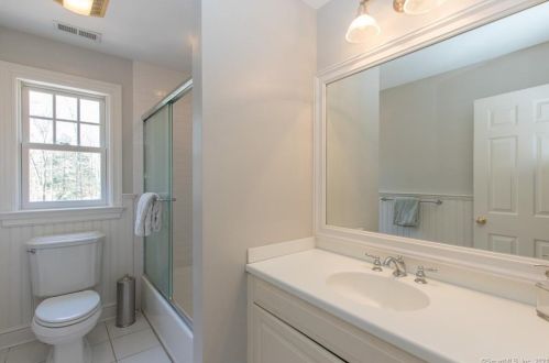 170 Ridgefield Rd, Wilton CT 06897-1921 exterior