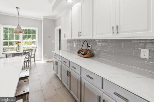 7327 Coventry Dr, Middletown MD 21769-6636 exterior