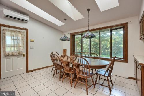 752 Nyes Rd, Hummelstown PA 17036-8688 exterior