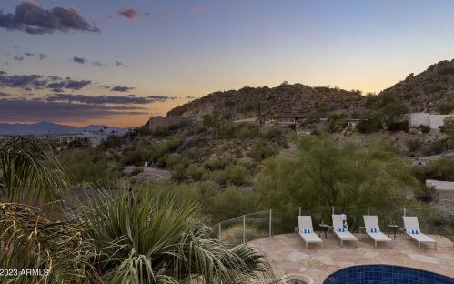 6619 36th St, Phoenix AZ  85018-1004 exterior