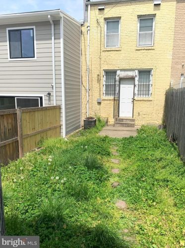 1637 L St, Washington, DC 20002-3019