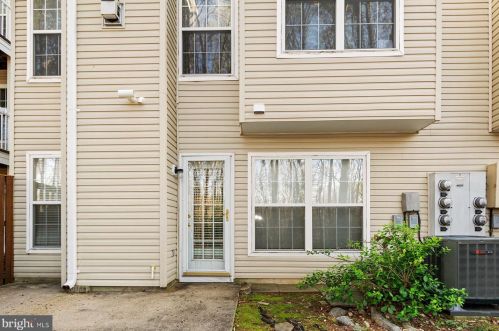6608 Netties Ln, Alexandria VA 22315-6008 exterior