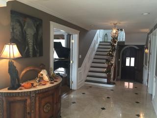 986 Lochmoor Blvd, Detroit MI  48236-4010 exterior