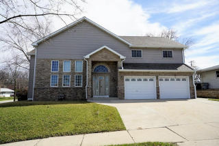 2105 Edgerton Ave, Milwaukee, WI 53221-3528