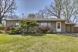 7635 Sunset Dr, Omaha NE  68127-2809 exterior
