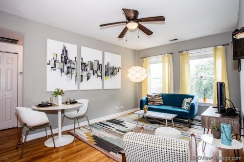 4742 Hamilton Ave, Chicago, IL 60625-1404