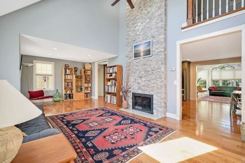 2 Trevor Ln, Worcester MA  01605-1081 exterior