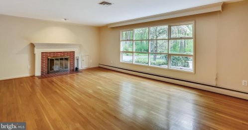 12908 Circle Dr, Rockville MD 20850-3717 exterior