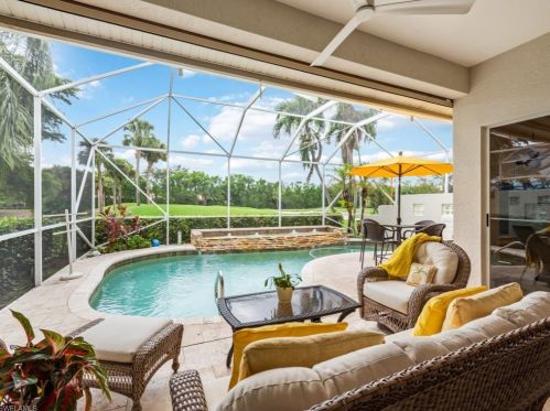 5751 Persimmon Way, Naples FL 34110-2320 exterior