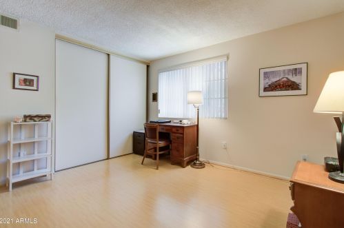 10830 28 Ave, Phoenix AZ 85009-5722 exterior