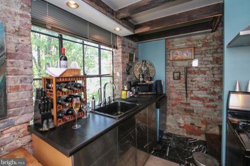 1225 6 St, Philadelphia PA 19147-4828 exterior