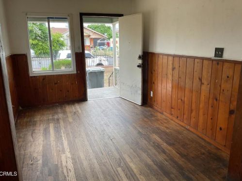 126 Garfield Ave, Oxnard CA 93030-5412 exterior