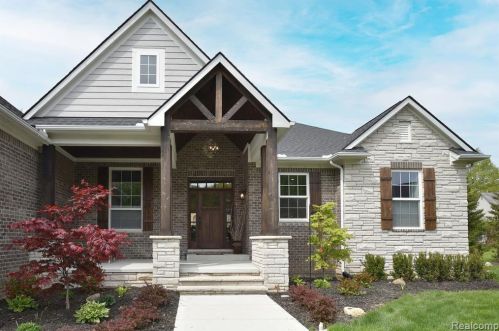 60553 Pennington Way, Rochester, MI 48306-2066