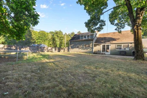 44 Main St, Newton NH 03858-3113 exterior