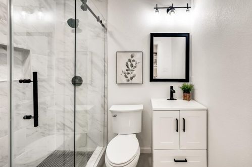 2521 Amelia St, Dallas TX  75235-8222 exterior