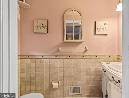 35 Alessio Ter, Trenton NJ 08620-9772 exterior