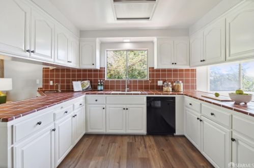 1306 Murchison Dr, Millbrae CA 94030-3026 exterior