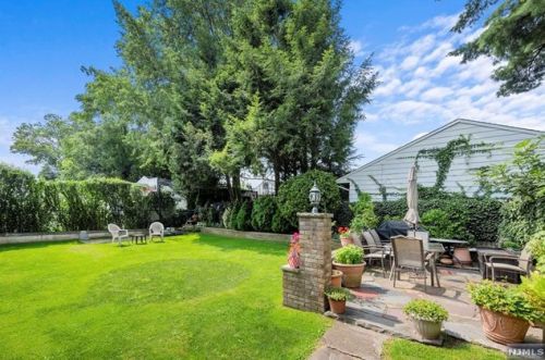 270 Baldwin Ave, Hasbrouck Heights NJ 07604-2301 exterior