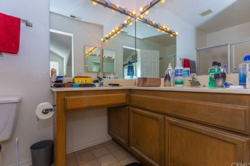 1042 Walnut St, Tustin CA 92780-4642 exterior