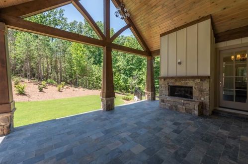 58 Barbara Ln, Atlanta GA exterior