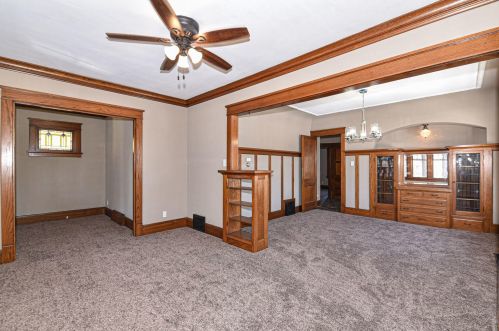 348 Howard Ave, Milwaukee WI 53235-4807 exterior