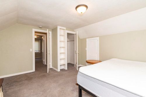 5864 Abbey St, Kalamazoo MI 49048-3527 exterior