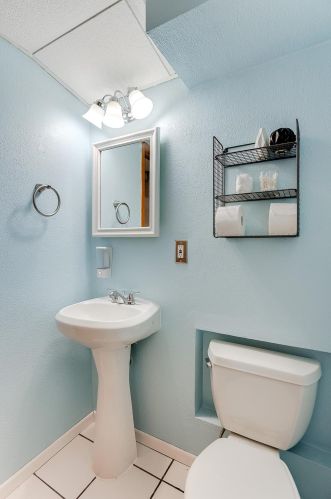 8221 Cleadis Ave, South Saint Paul MN 55076-3321 exterior