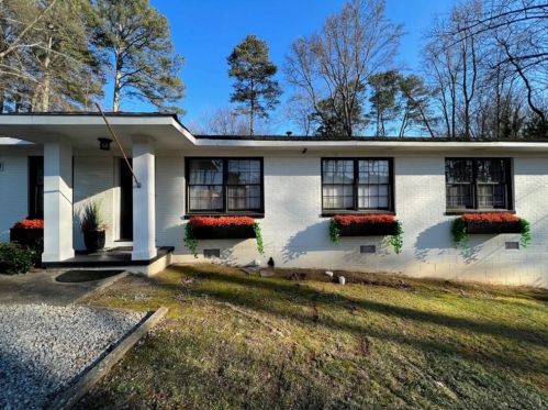 2691 Caldwell Rd, Atlanta GA  30319-3164 exterior