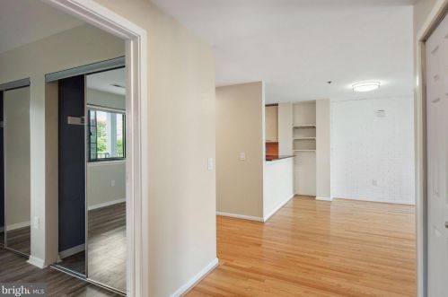 2 Leverington Ave, Philadelphia PA 19127-2203 exterior