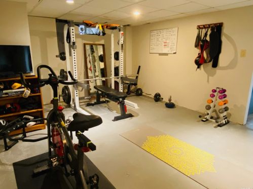 35 Lieper St, Huntington Station NY 11746-3836 exterior