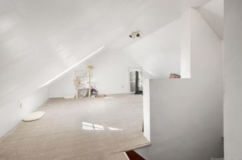 616 Poquonock Ave, Windsor CT  06095-2204 exterior