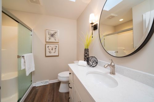 919 Essex Cir, Kalamazoo MI 49008-2349 exterior